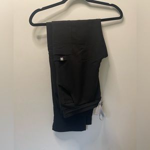 Figs Black Women’s Yola Skinny Scrub Pants